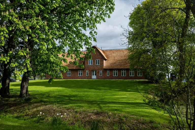 Hochzeit im Charlottenhof Klanxbüll – Nordfriesische Romantik unter Reet